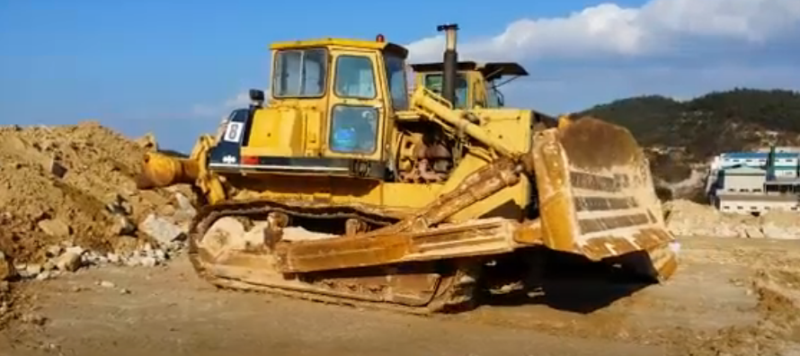 бульдозер Komatsu D85A-21 